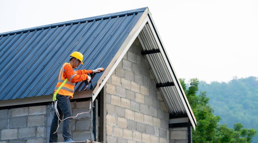 Professional gutter cleaning in Colchester, VT